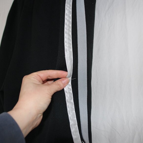 Nike Vtg 90s Basketball Shorts Men's XL Black with gray and white stripes Retro - Picture 4 of 7